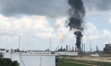 İran'ın en büyük petrol rafinerisinde yangın