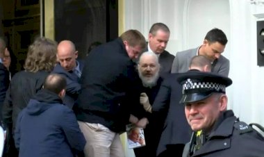 Assange'ın ABD'ye iade duruşmasını erteleme talebi reddedildi
