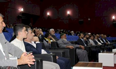 'Sosyal medyayı bala da zehre de çevirmek elimizde'