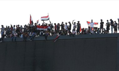 Bağdat’taki gösterilere üçüncü gününde öğrenciler de katıldı