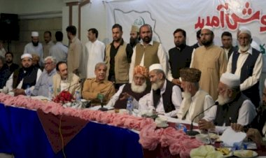 Pakistan'da iktidar ve muhalefet görüşmeleri yine sonuçsuz kaldı