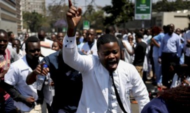 Zimbabve'de greve giden doktorlar işten çıkarıldı