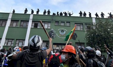 Bolivya'da ordu polise destek için sokağa indi
