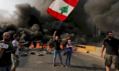 Lübnan'daki gösterilerin 28'inci gününde yollar hala kapalı