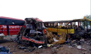 Nijerya'da iki yolcu otobüsü çarpıştı: 16 ölü