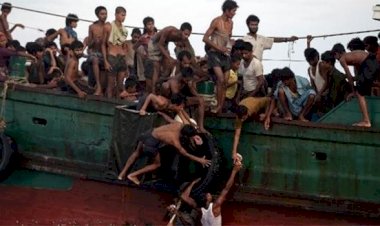 Batmak üzere olan teknedeki 119 Arakanlı mülteci kurtarıldı