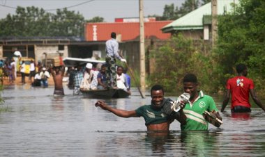 Nijerya'da sel 40 bin kişiyi yerinden etti