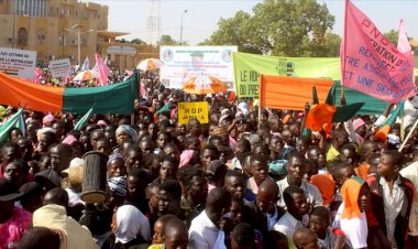 Nijer, Fransa referanslı ulusal marşını değiştiriyor