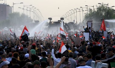 Irak'ta hükümet de göstericiler de direniyor