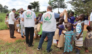 Avrupa Yetim Eli Uganda’da çocukların yüzlerini güldürdü