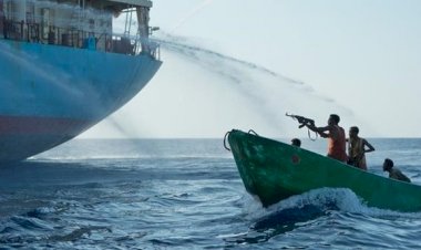 Nijerya açıklarında petrol tankerinden 1'i Türk, 19 mürettebat kaçırıldı