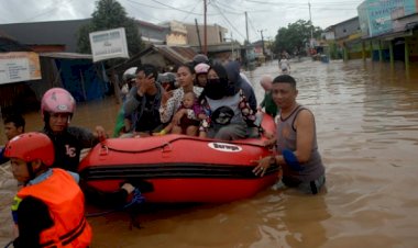 Endonezya'da seller nedeniyle 4 bin kişi tahliye edildi
