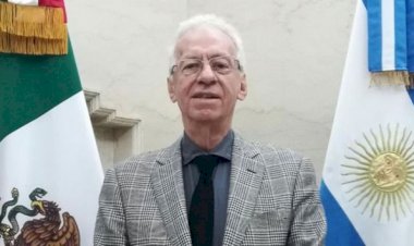 Arjantin'de 10 dolarlık kitabı çalan Meksikalı büyükelçi geri çekildi