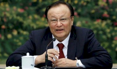 Çin'in Doğu Türkistan Valisi: Kamplardakiler mezun oldu