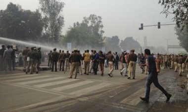 Hindistan'daki protestolarda 2 kişi şehit oldu