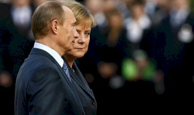 Putin ve Merkel, Libya meselesini görüştü