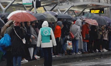 Okul yok, tren yok, Eyfel de yok: Fransa grevde