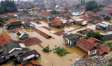 Cakarta sular altında