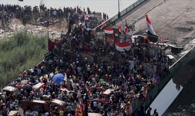 Bağdat'ta göstericiler Ahrar Köprüsü'nden çekildi