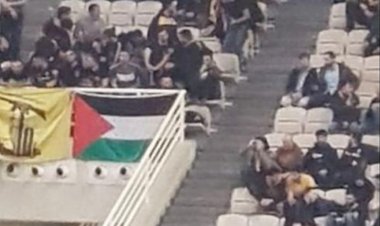 Yunanlı taraftarlar Hizbullah, Filistin bayrağı açıp İsrail bayrağını yaktılar