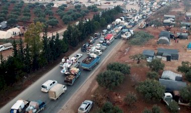 İdlib'den Türkiye sınırı yakınına 20 bin sivil daha göç etti
