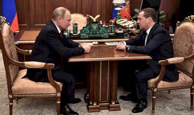 Rusya'da hükümet istifa etti