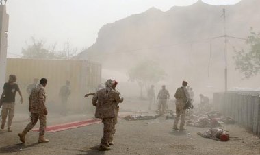 Husilerden askeri kampa hava saldırısı: 45 ölü