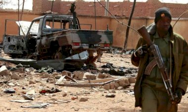 Mali'de askeri kampa baskın: 20 ölü