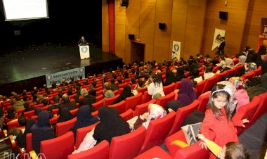 ​İDEV 'Sosyal Medya' konulu seminer düzenledi