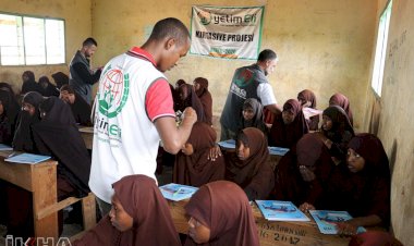 Avrupa Yetim Eli'nden imkansızlıklar içinde eğitim gören öğrencilere destek