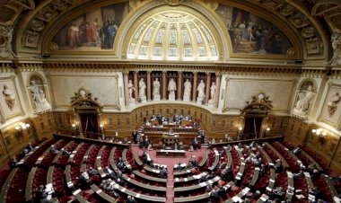 Fransa'da Müslümanların taleplerinin önüne geçmek için anayasa değiştiriliyor