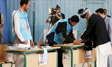 Afganistan'da hileli olduğu iddia edilen 300 bin oy incelenecek