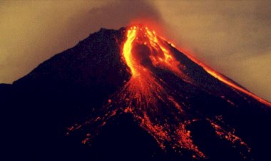 Endonezya'da Merapi Yanardağı'nda patlama