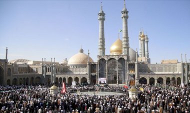 İran'ın Kum kentinde koronavirüs nedeniyle türbe ziyaretine sınırlama