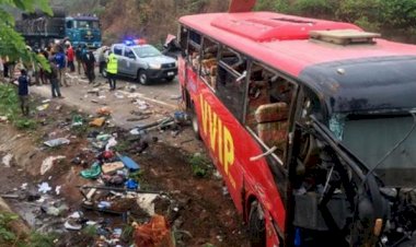 Gana'da iki yolcu otobüsü çarpıştı: 30 ölü