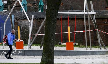 Almanya'da ikiden fazla kişinin bir araya gelmesi yasaklandı