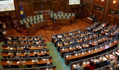 Kosova’da koalisyon hükümeti düştü