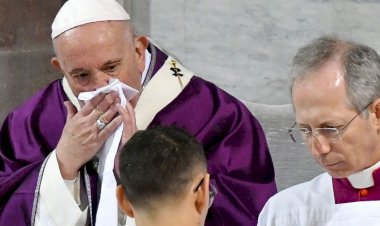 Papa ile aynı konutta kalan rahipte koronavirüs tespit edildi