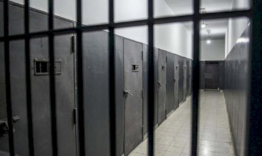 Pakistan'da koronavirüs cezaevlerine sıçradı